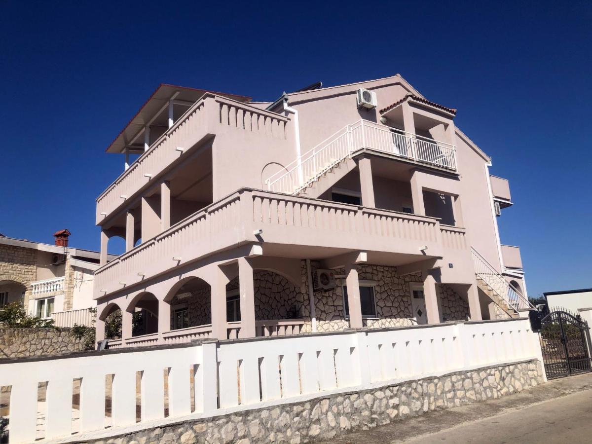 Apartments Villa Zdrava Трогір Екстер'єр фото