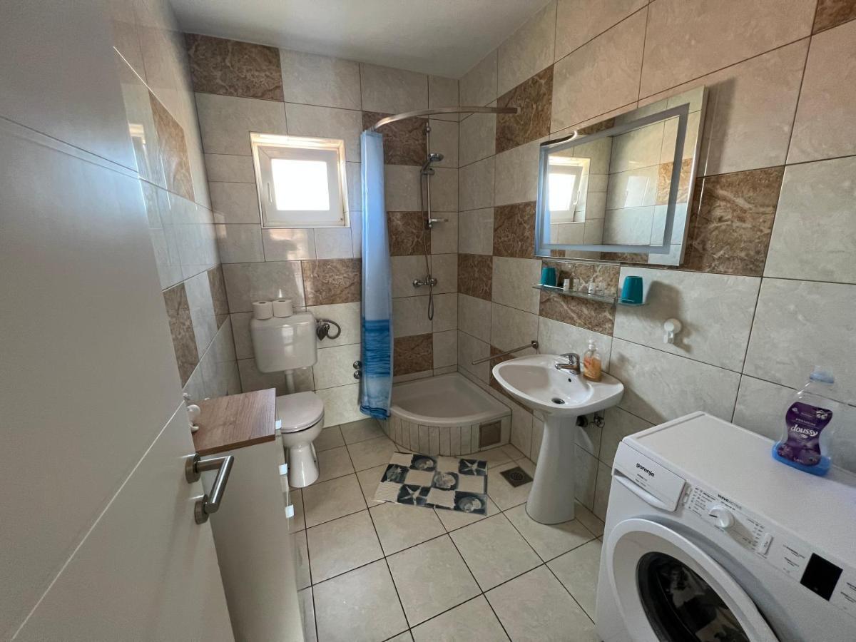 Apartments Villa Zdrava Трогір Екстер'єр фото