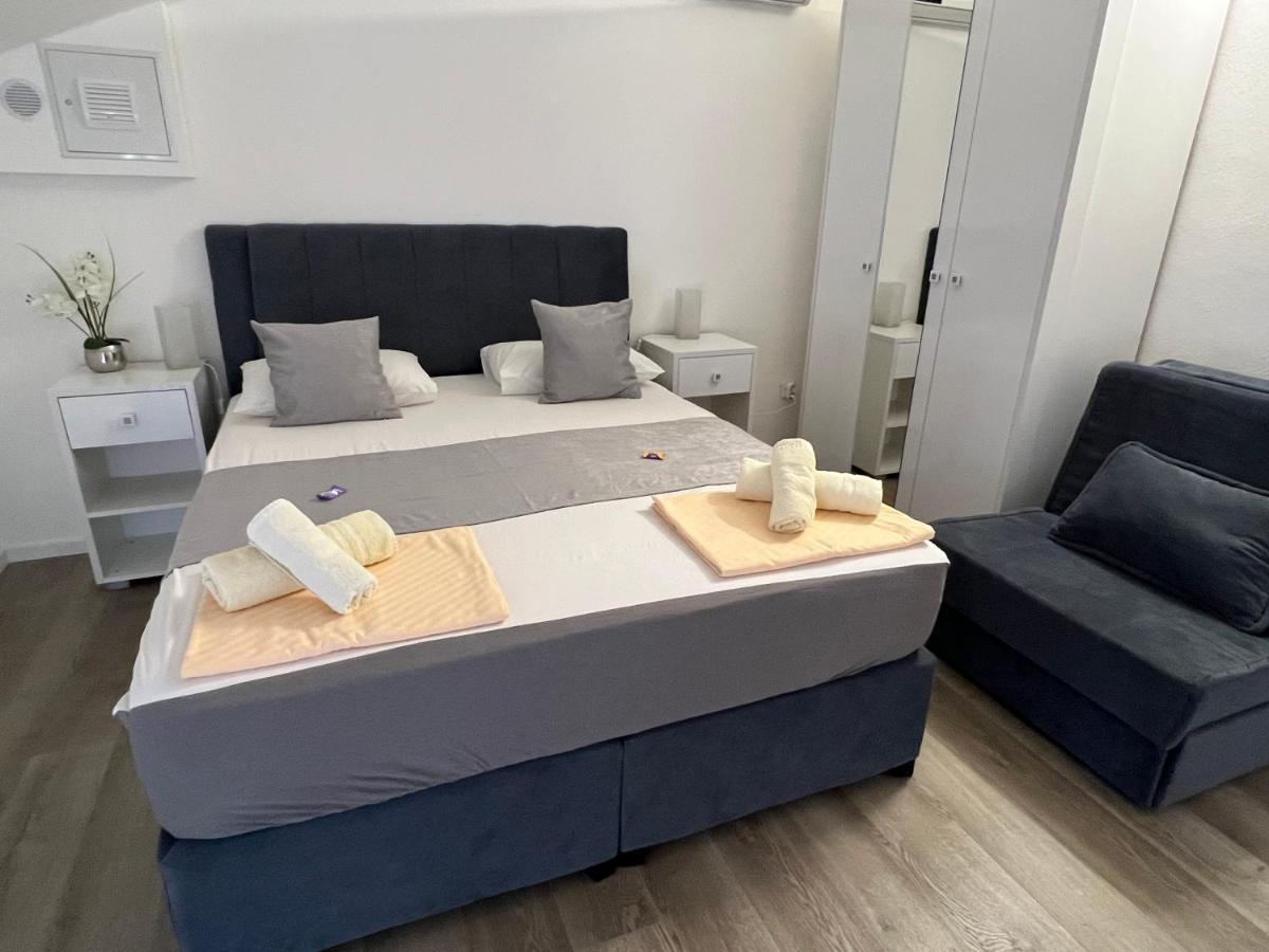 Apartments Villa Zdrava Трогір Екстер'єр фото