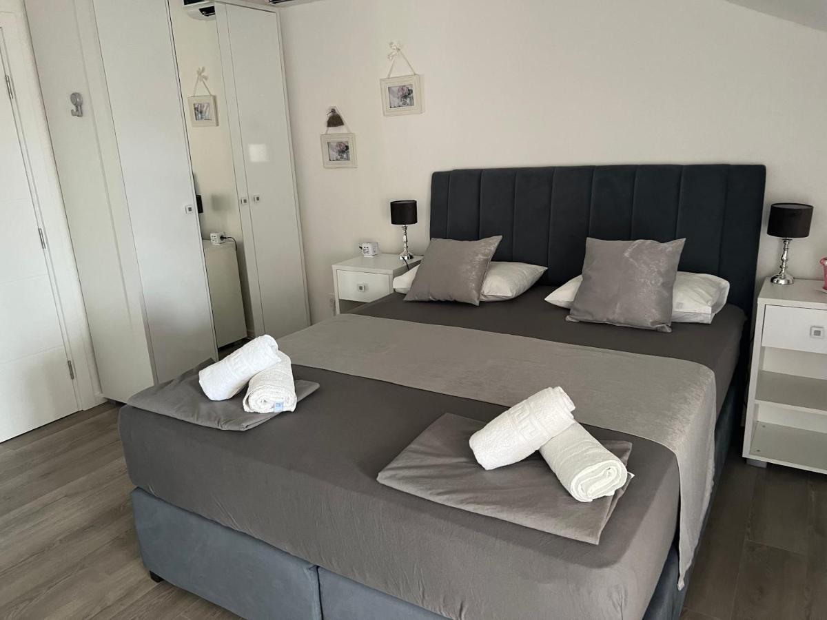Apartments Villa Zdrava Трогір Екстер'єр фото