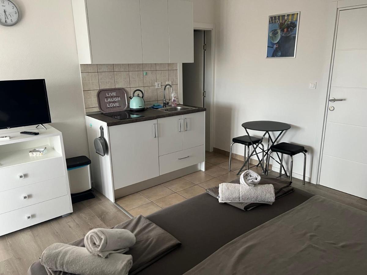 Apartments Villa Zdrava Трогір Екстер'єр фото
